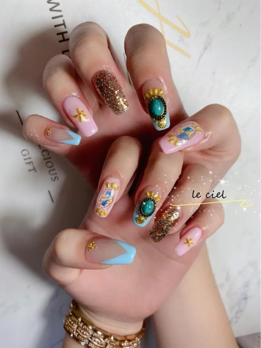 ネイル フレンチネイル ジェルネイル スクエアネイル Naka Rieのネイルデザイン