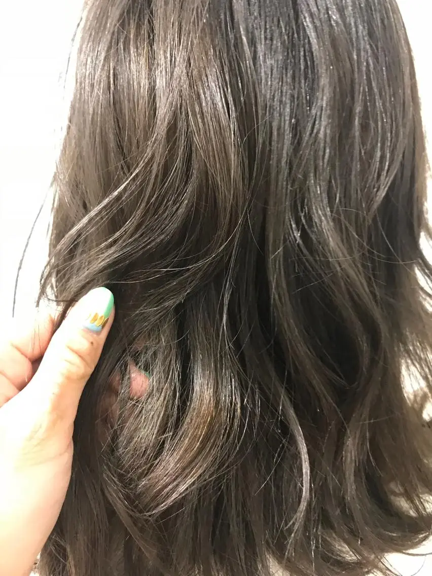 ロング カラー いけだ　ひかり ハイライトくびれヘアのヘアスタイル