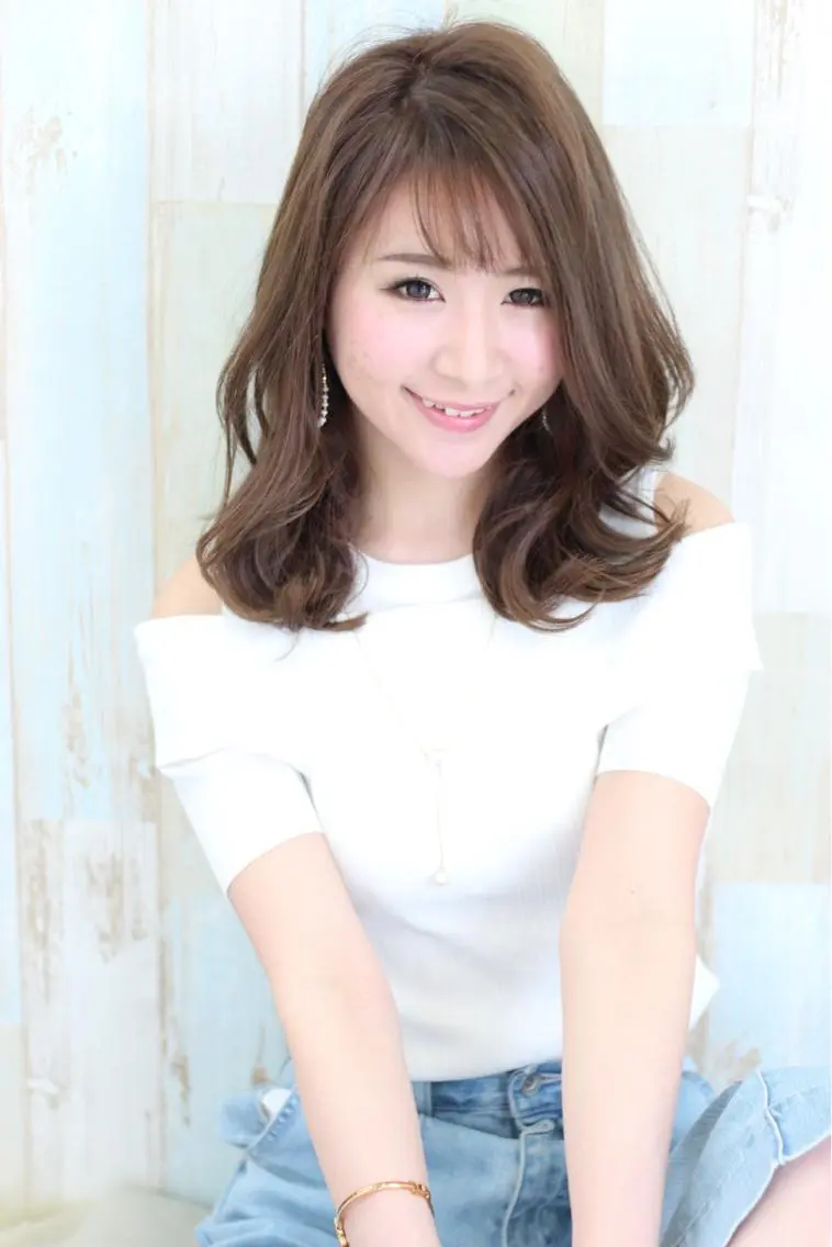 ミディアム LoRE hairのヘアスタイル