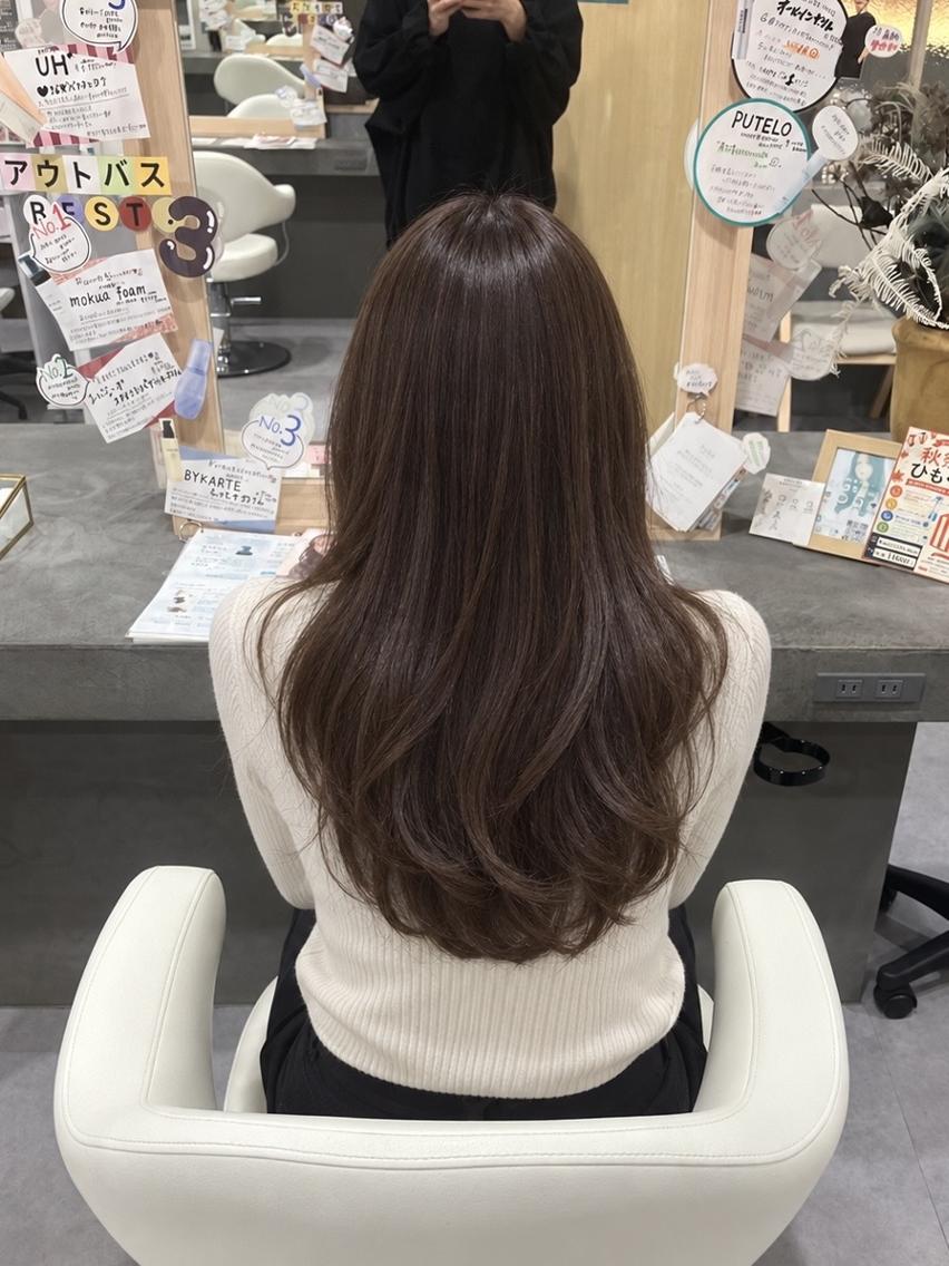 カラー ロング ロングレイヤー ブラウンカラー チョコレートブラウン ナチュラルブラウン くびれヘア 川畑 理花のヘアスタイル