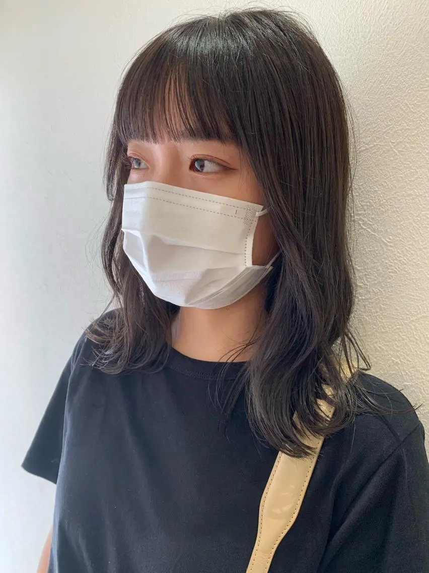 ミディアム カラー ベージュカラー 透明感カラー オリーブベージュ hubhair レイヤー/透明感のヘアスタイル