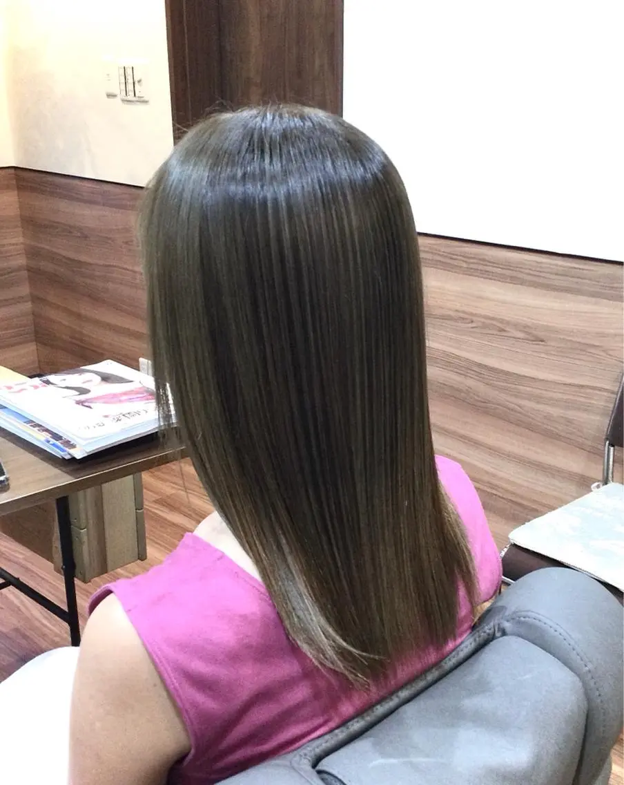 セミロング カラー ベージュカラー グレージュ カット 縮毛矯正 Annon プライベートサロンのヘアスタイル