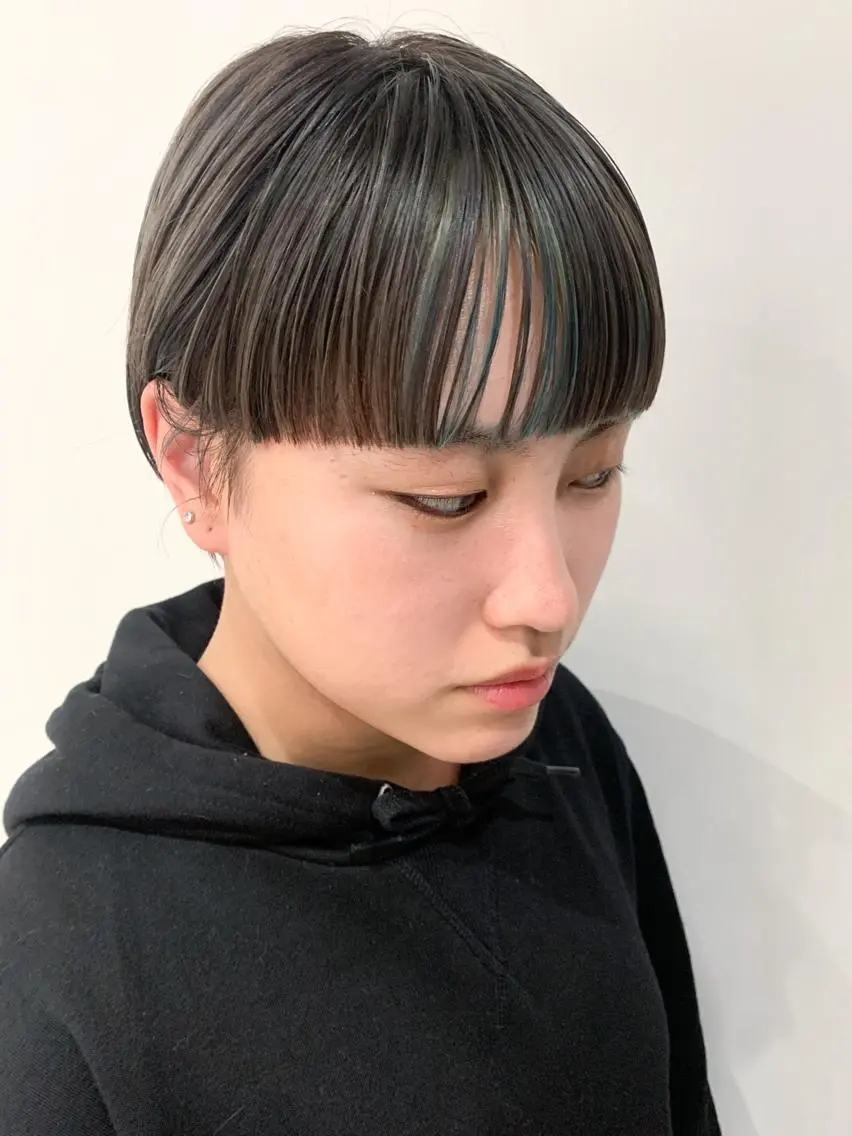 ショート 💜ショート💜 ウルフ、ボブ二色亜美のヘアスタイル