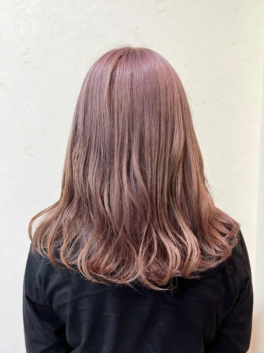 ミディアム カラー ヘアカラー トリートメント mana .のヘアスタイル