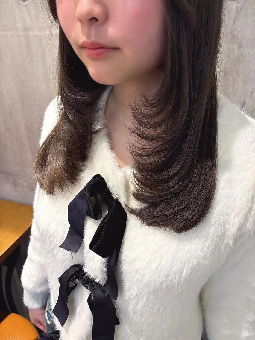 ミディアム カラー ヘアアレンジ 切りっぱなしボブ 丸みショート ベージュカラー ショコラベージュ 透明感カラー N° +aero 横浜のヘアスタイル