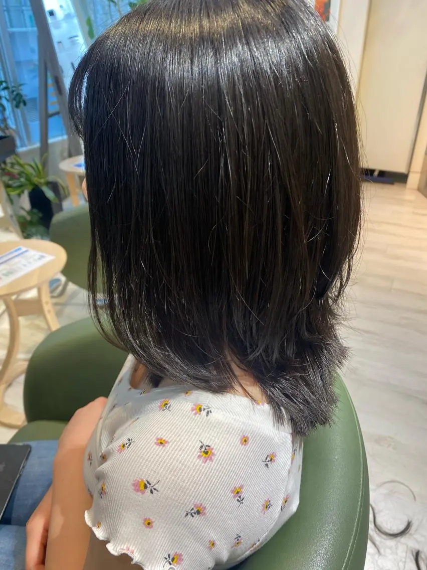 ミディアム カラー キッズ レイヤーカット 中尾 綺のヘアスタイル