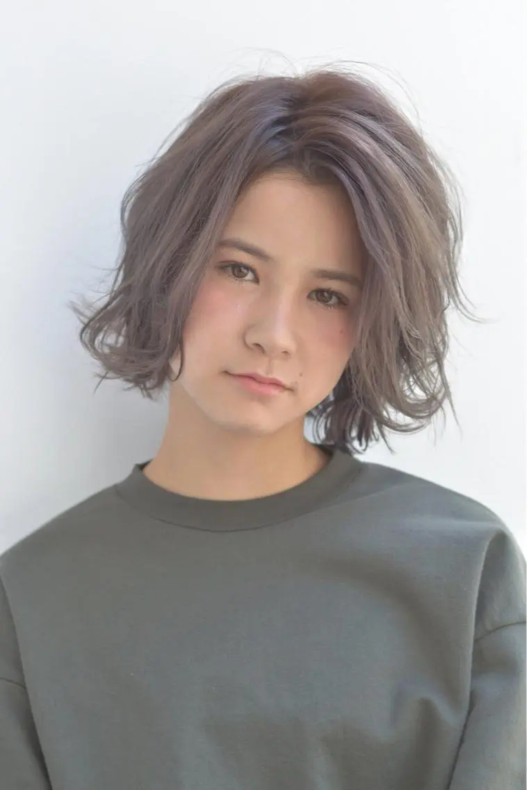 ショート ミディアム カラー パーマ グレージュ 磯部 巧 bob/ショートのヘアスタイル