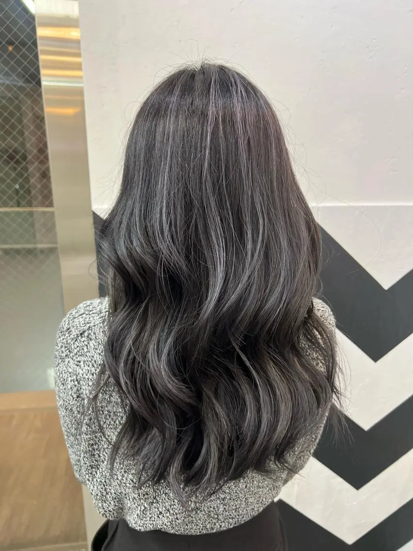 ロング ハイライト エクステ 吉野 瑳桜のヘアスタイル