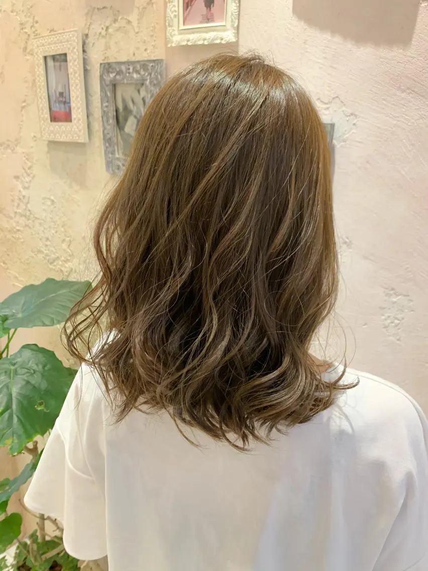 ミディアム カラー カット ヘアカラー トリートメント レイヤーカット/ 顔周り 五島巨幹のヘアスタイル