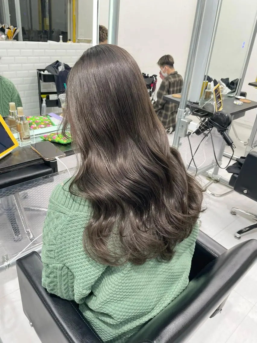 ロング アッシュ チョコレートブラウン ピンクブラウン 顔まわりレイヤー 学生 当日予約大歓迎💕/ Chisatoのその他イメージ