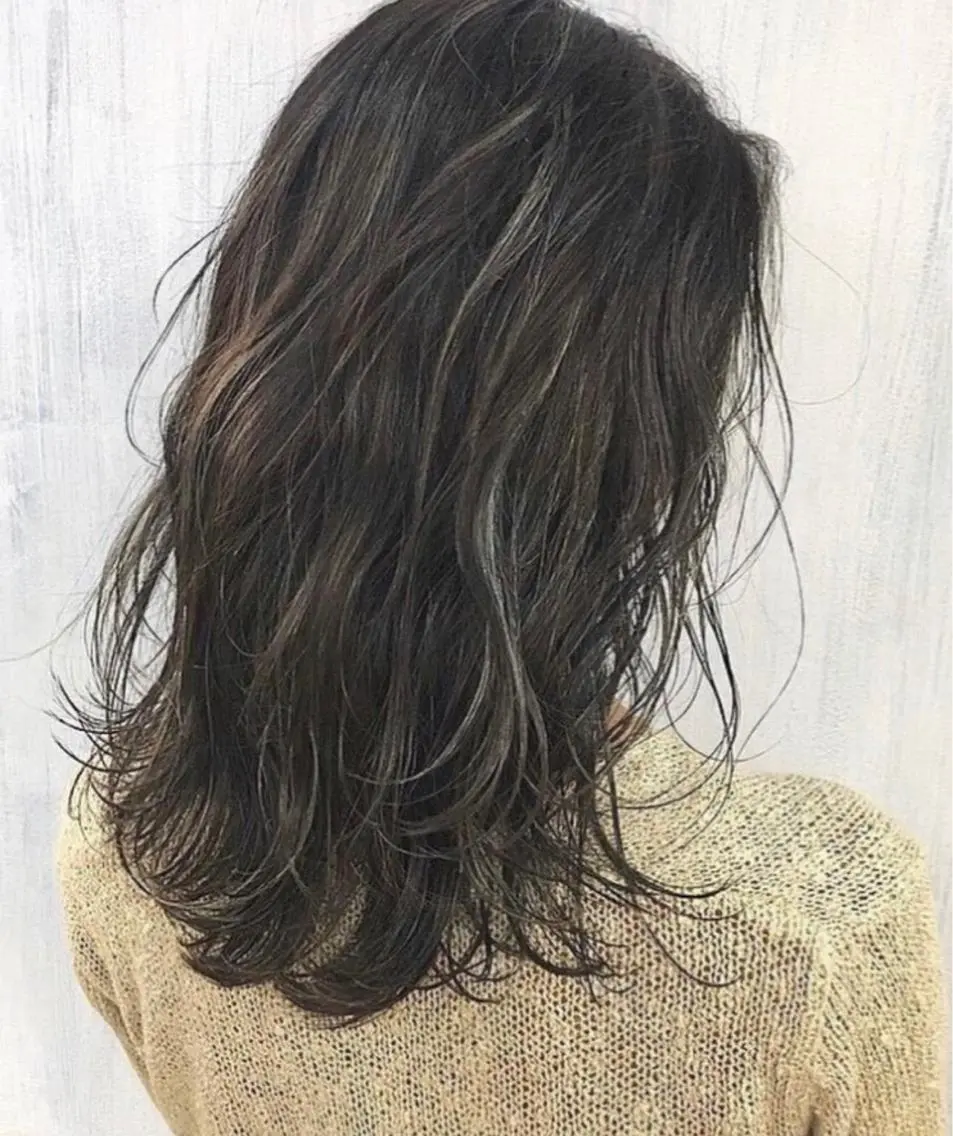 セミロング カラー パーマ ヘアアレンジ メンズ キッズ マツエク・マツパ メンズハイライト ハイライトカラー ハイライト 田中 裕士のヘアスタイル