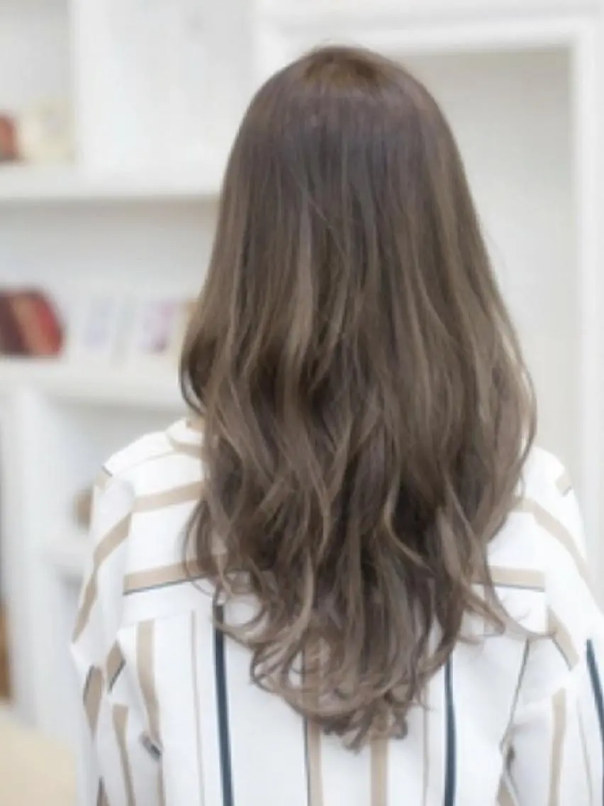 ロング カラー 🇰🇷韓国風艶髪✨ 髪質改善 倉岡しおんのヘアスタイル