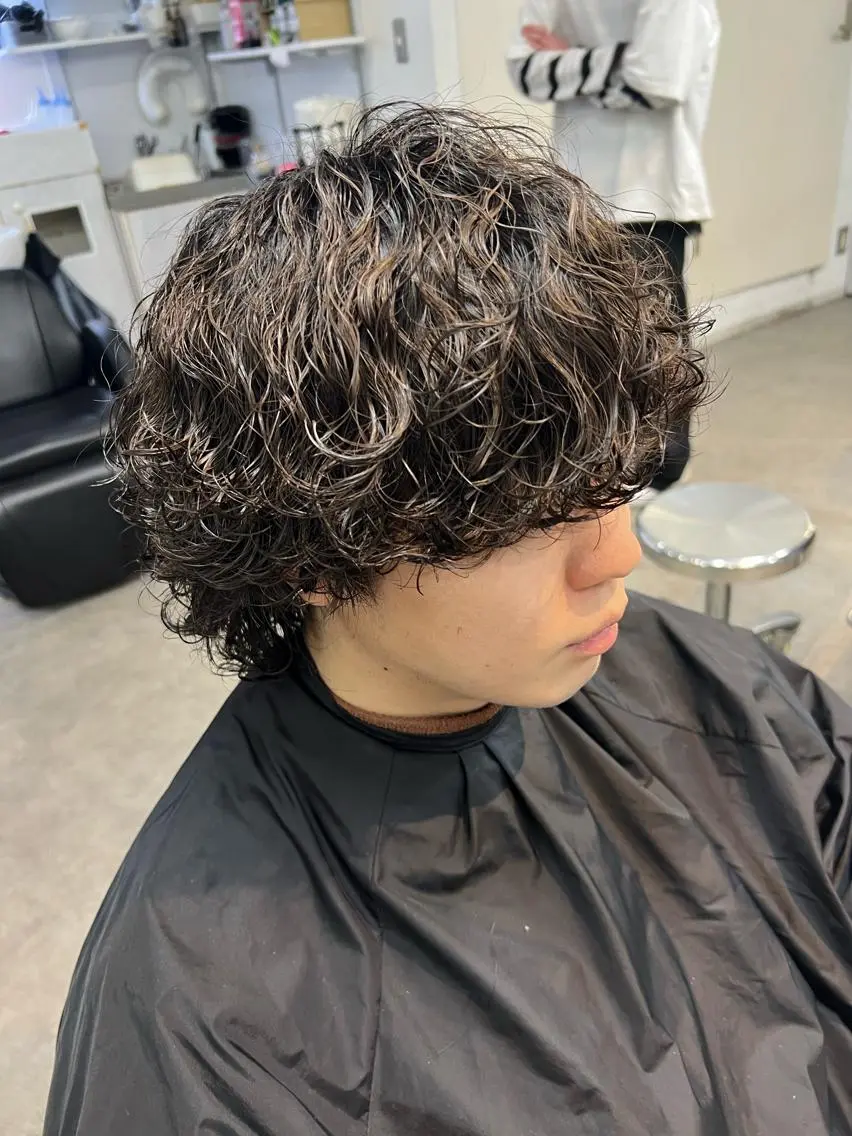 カラー パーマ ヘアアレンジ メンズ キッズ ネイル マツエク・マツパ アイブロウ メンズパーマ 波巻きパーマ メンズウルフカット メンズアイブロウ ウルフカット カット パーマ トリートメント ショートヘア原宿 fifth コシのヘアスタイル