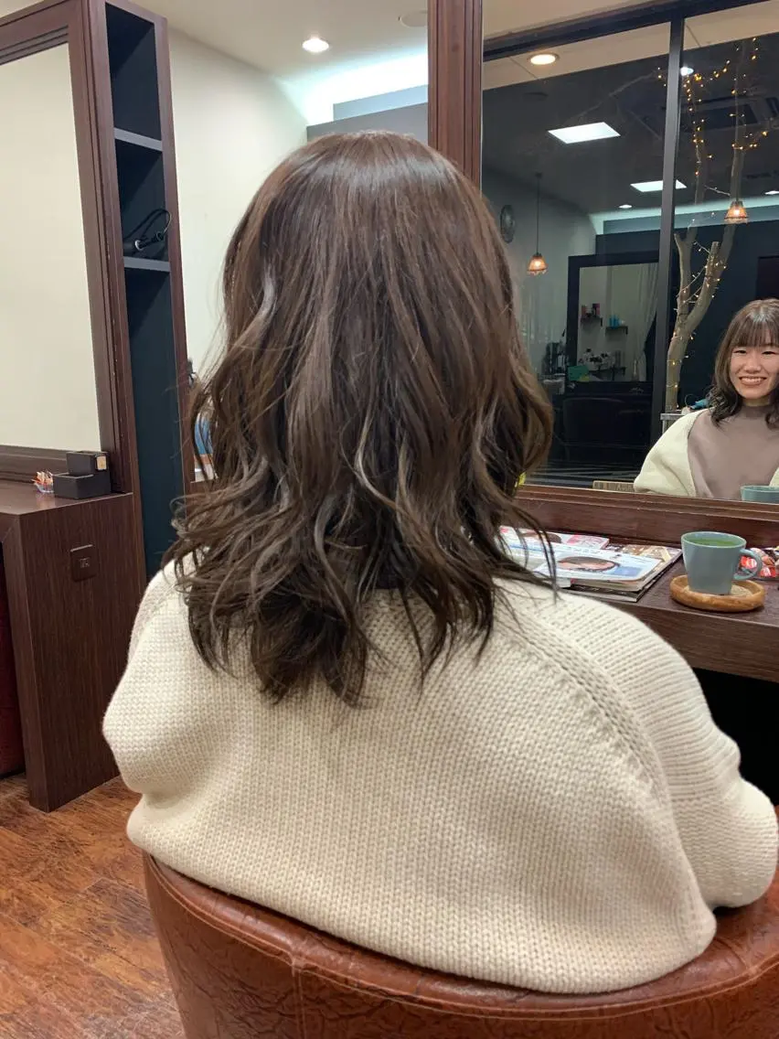 カラー ベージュカラー ブリーチ ミルクティーベージュ ブリーチなしカラー おせ ちさとのヘアスタイル