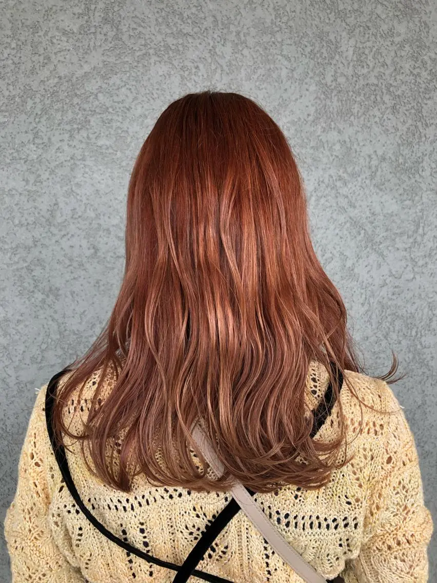 セミロング 秋元 菜摘のヘアスタイル