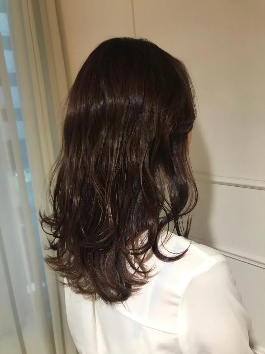 セミロング カラー カット ヘアカラー トリートメント 黒神 浩之のヘアスタイル