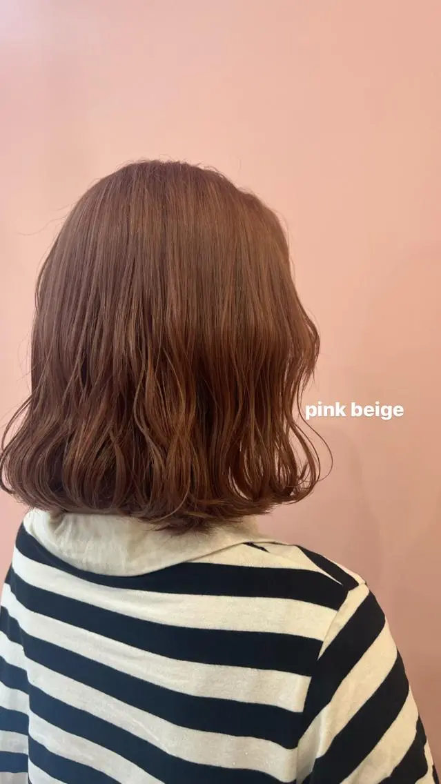 ミディアム 目黒 彩花のヘアスタイル