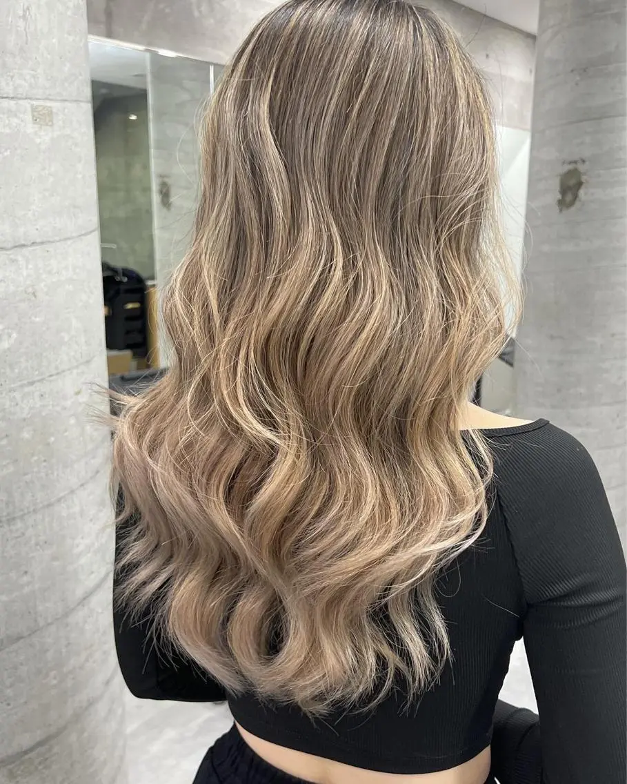 ロング カラー バレイヤージュ ブロンド ホワイトブロンド レイヤーカット ヘアカラー トリートメント 艶髪✨ブリーチ職人 yasuのヘアスタイル