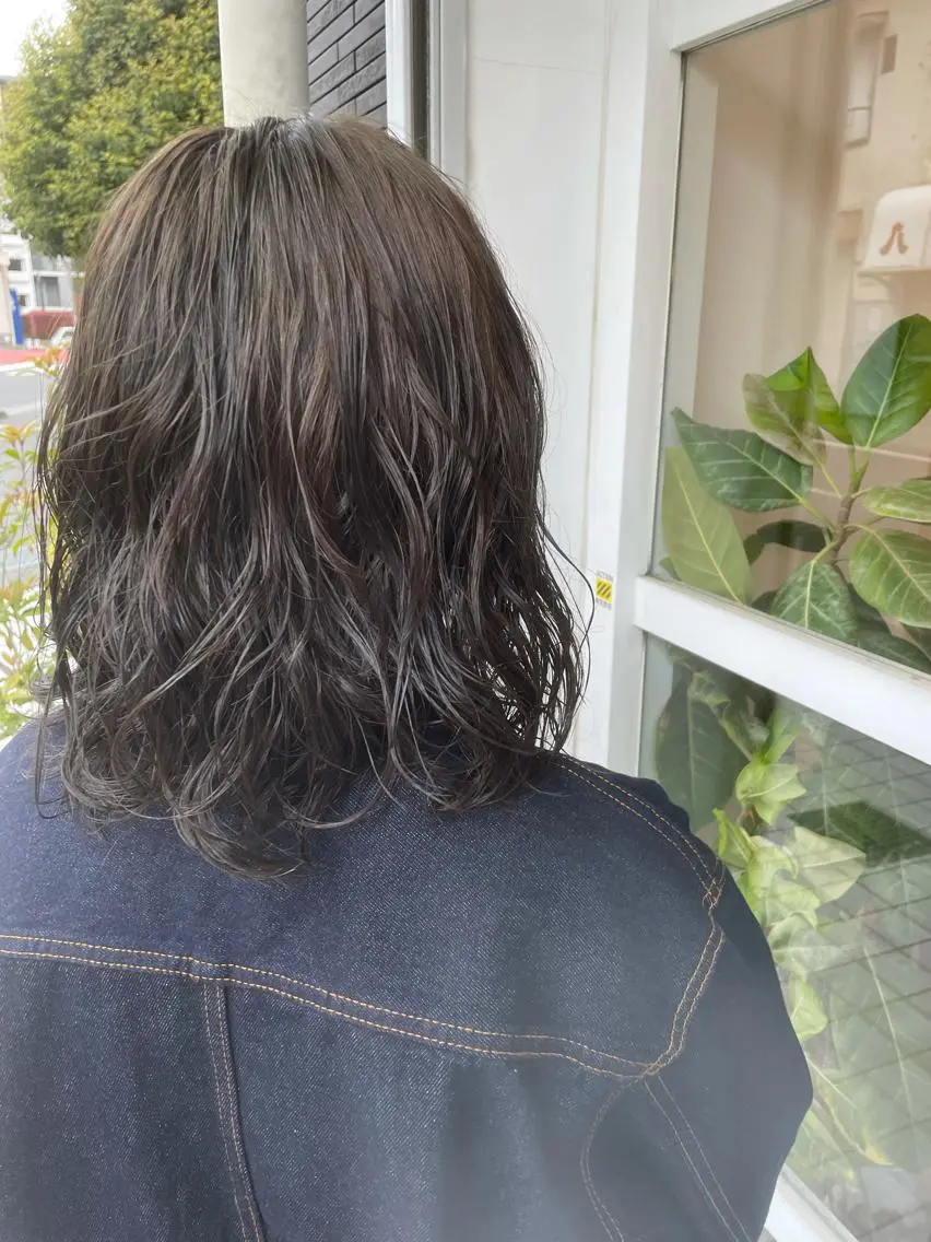 ミディアム カラー ヘアアレンジ カット パーマ 鴫原 亜弥のヘアスタイル