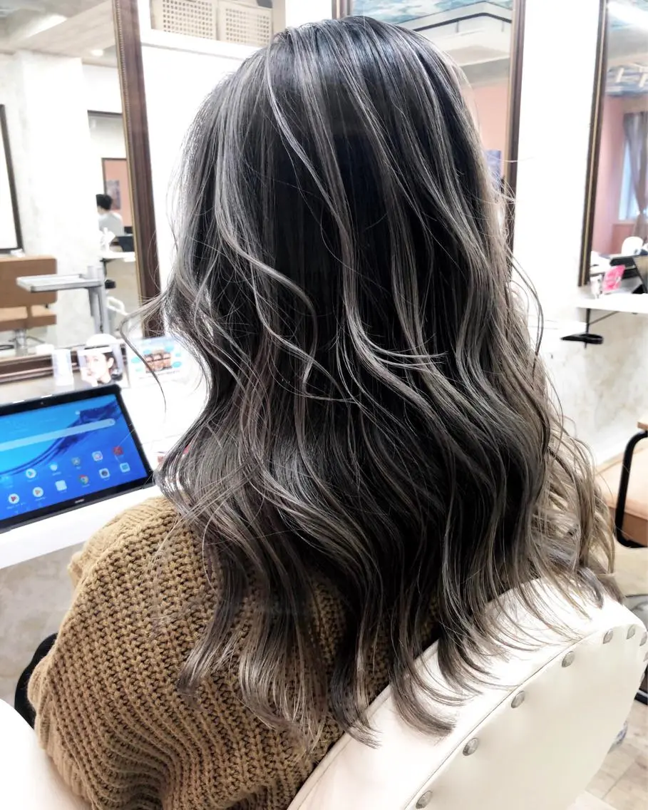 ロング TAKU 美容師のヘアスタイル