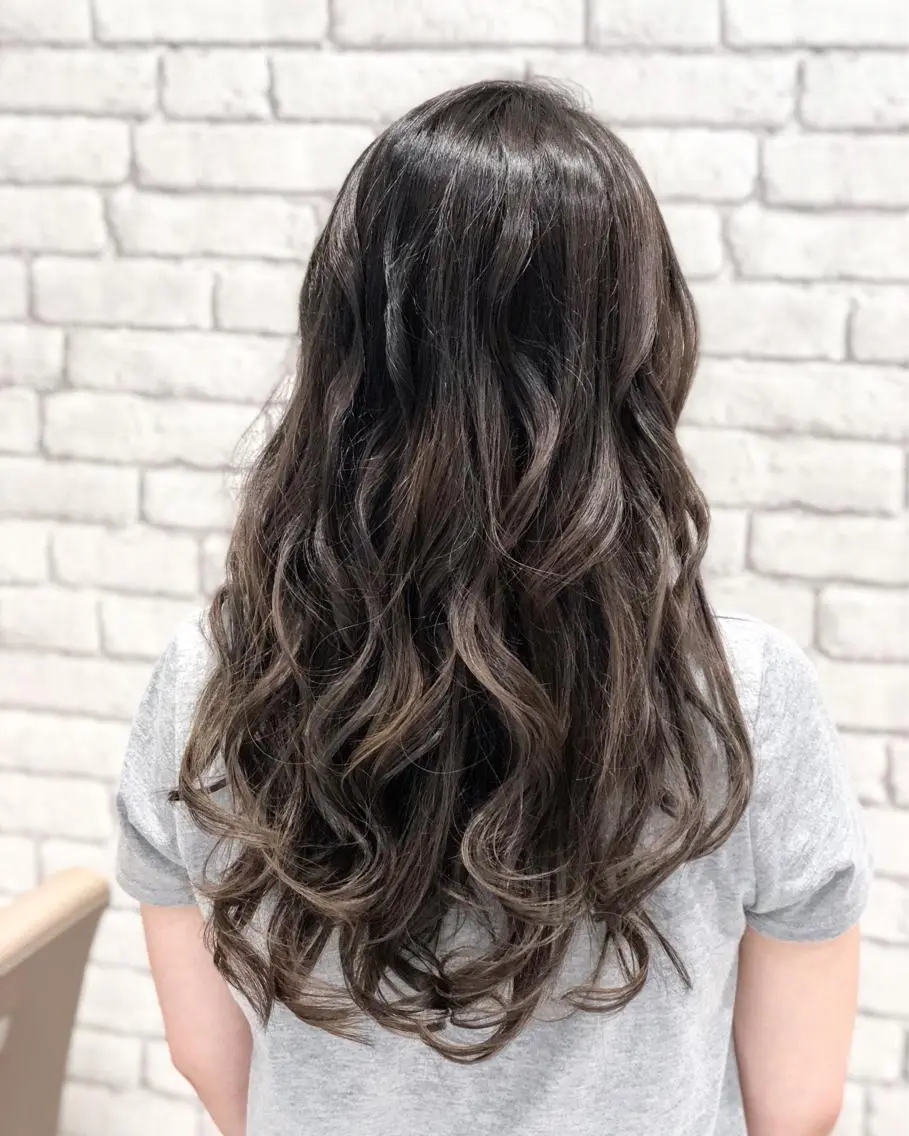 ロング カラー グラデーションカラー グレージュ 💙髪質改善 💙和田💙のヘアスタイル