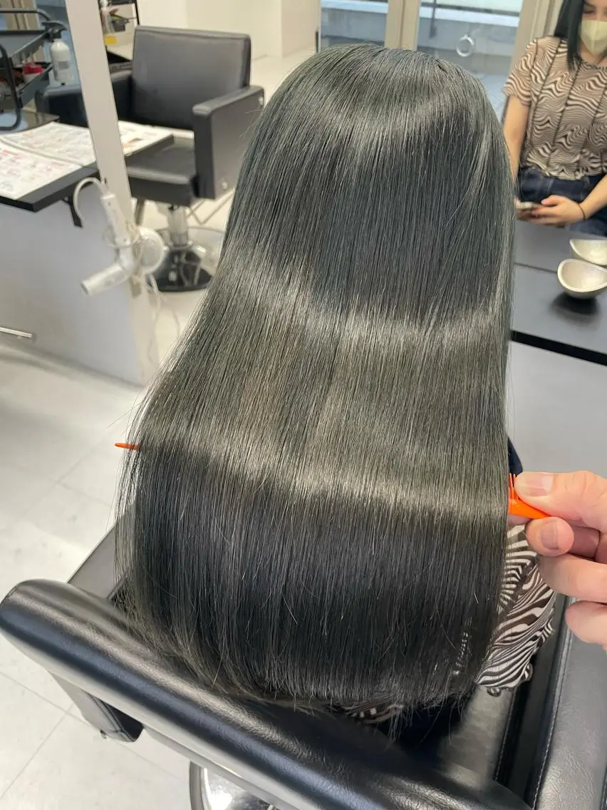 セミロング カット ヘアカラー トリートメント 髪質改善/艶髪No1 L.I.G代表 吉川のヘアスタイル