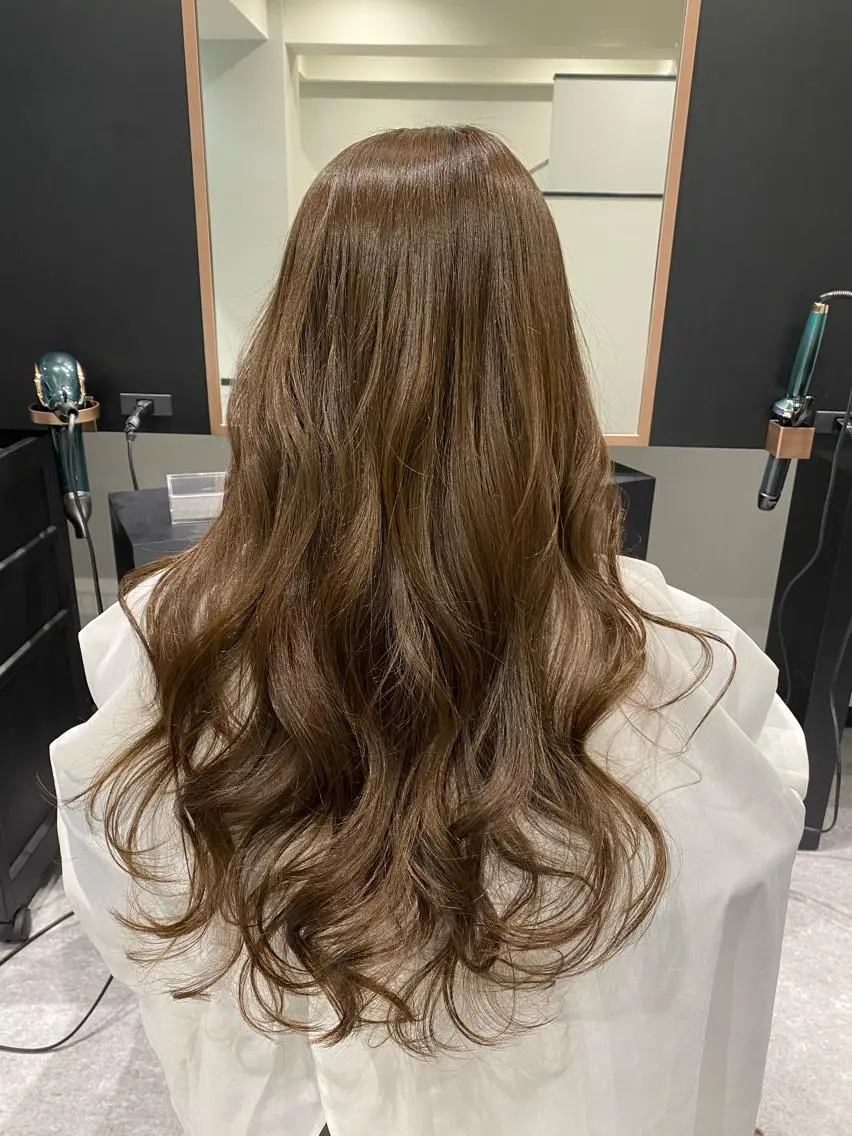 ロング アッシュ トリートメント 大上 真奈未のヘアスタイル