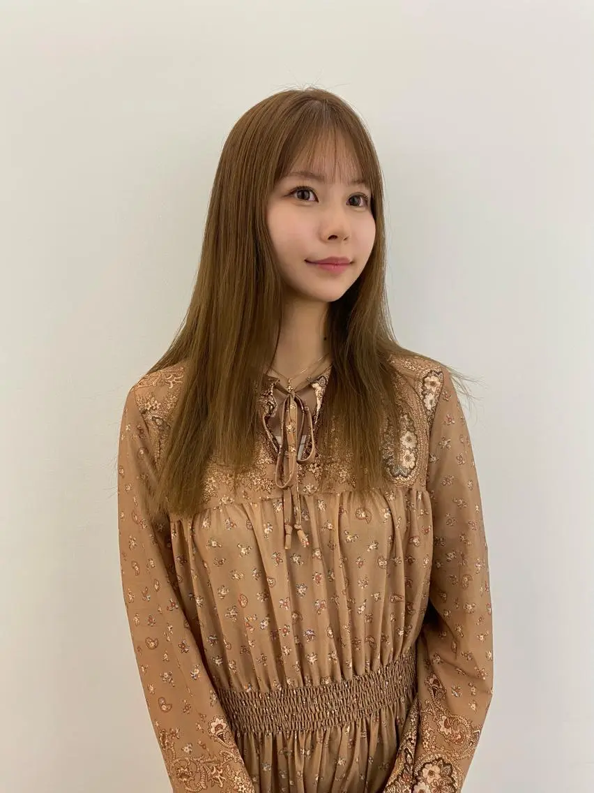 セミロング カラー ベージュカラー 透明感カラー 大石 沙季のヘアスタイル
