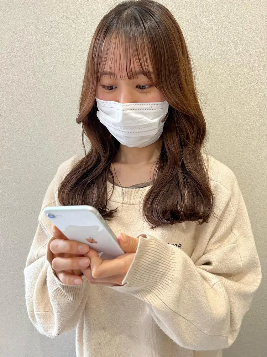 セミロング カラー ベージュカラー エギョモリ 外国人対応 佐久間のヘアスタイル
