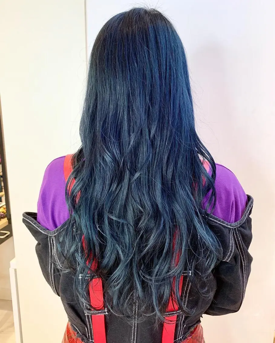 ロング カラー ブリーチ ブルーカラー ケアブリーチ ネイビーカラー カット ヘアカラー トリートメント インナーエクステ渋谷 🦋KAJIのヘアスタイル