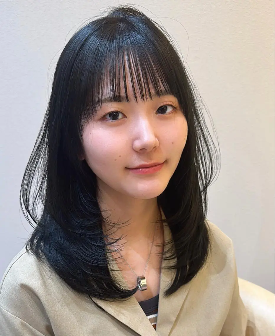 セミロング カット 美髪縮毛矯正✨🫧 レイヤー川村利幸のヘアスタイル