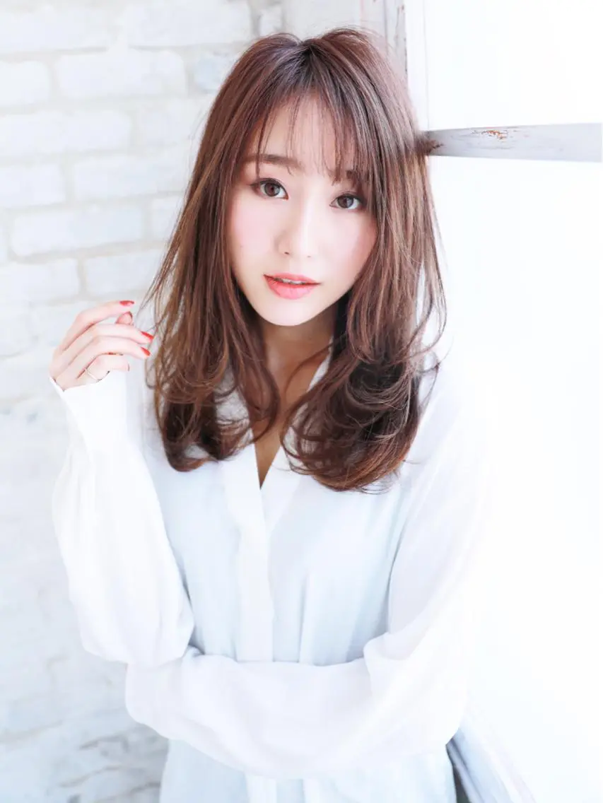 セミロング カラー 透明感カラー ハイライトカラー ハイトーンカラー ハイライト KAWAI KOHEIのヘアスタイル