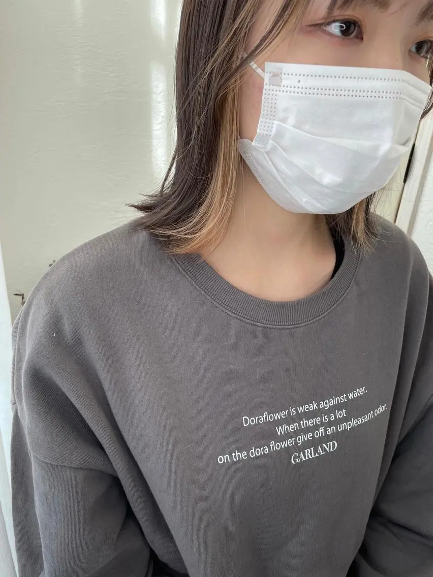 ミディアム カラー fio マナミのヘアスタイル