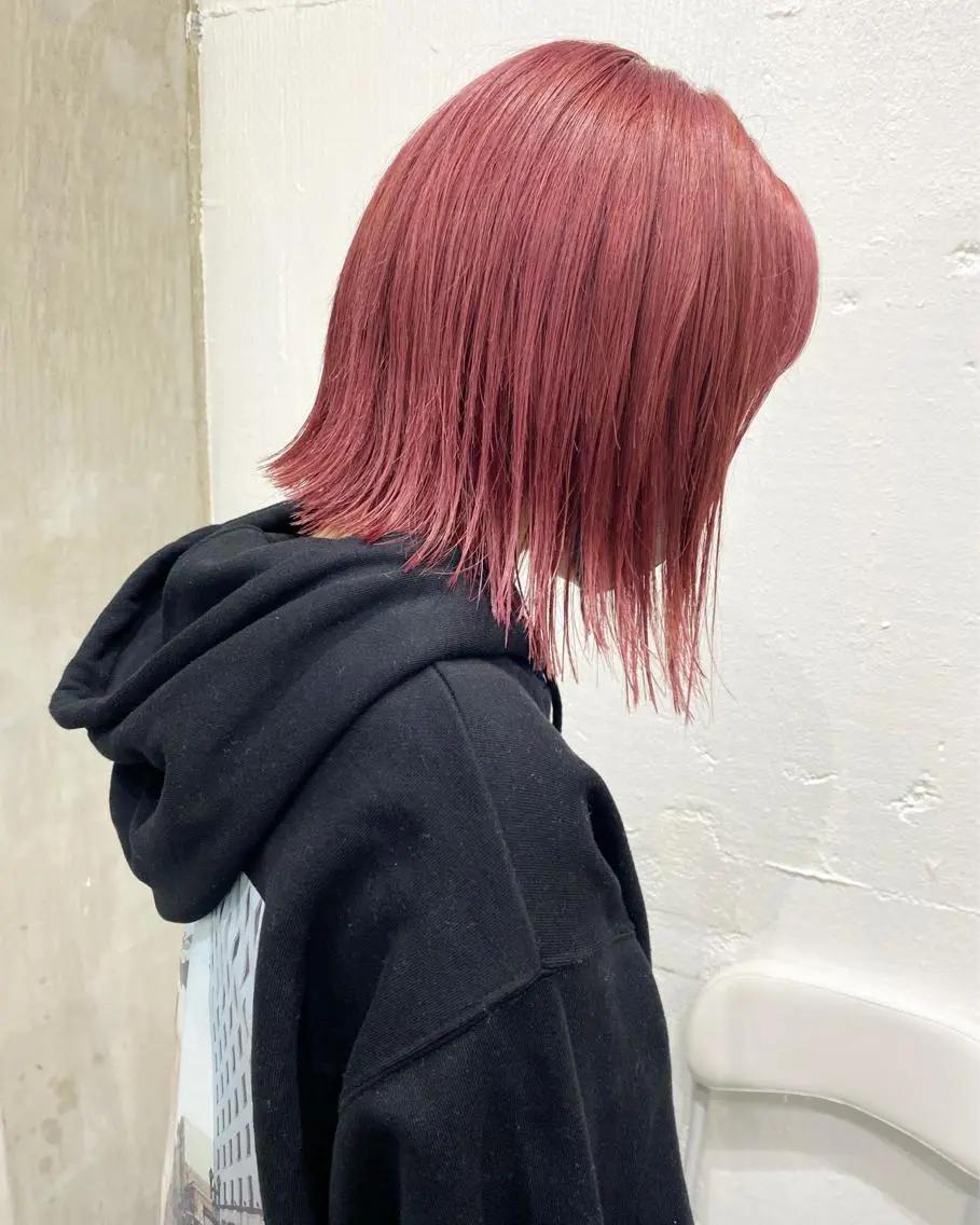 ミディアム カラー ヘアアレンジ 切りっぱなしボブ アッシュ アッシュグレー バレイヤージュ ベージュカラー ササキカズマ〻透明感 〻色落ち〻赤み消しのヘアスタイル