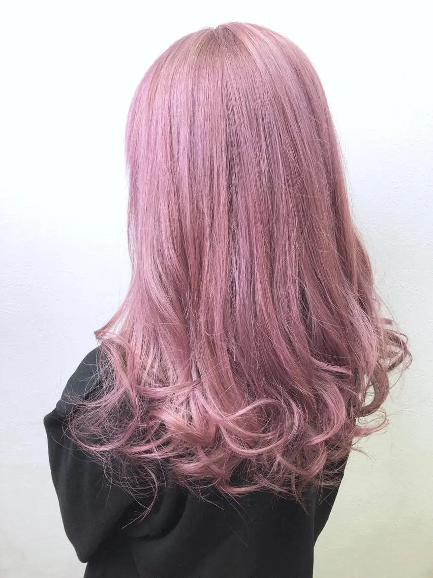 カラー 最高級エクステ /羽エクステ白石宇由のヘアスタイル