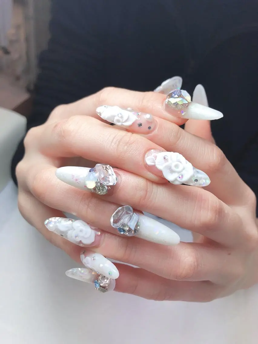 ネイル ロングネイル スカルプネイル 石原 夕華のネイルデザイン