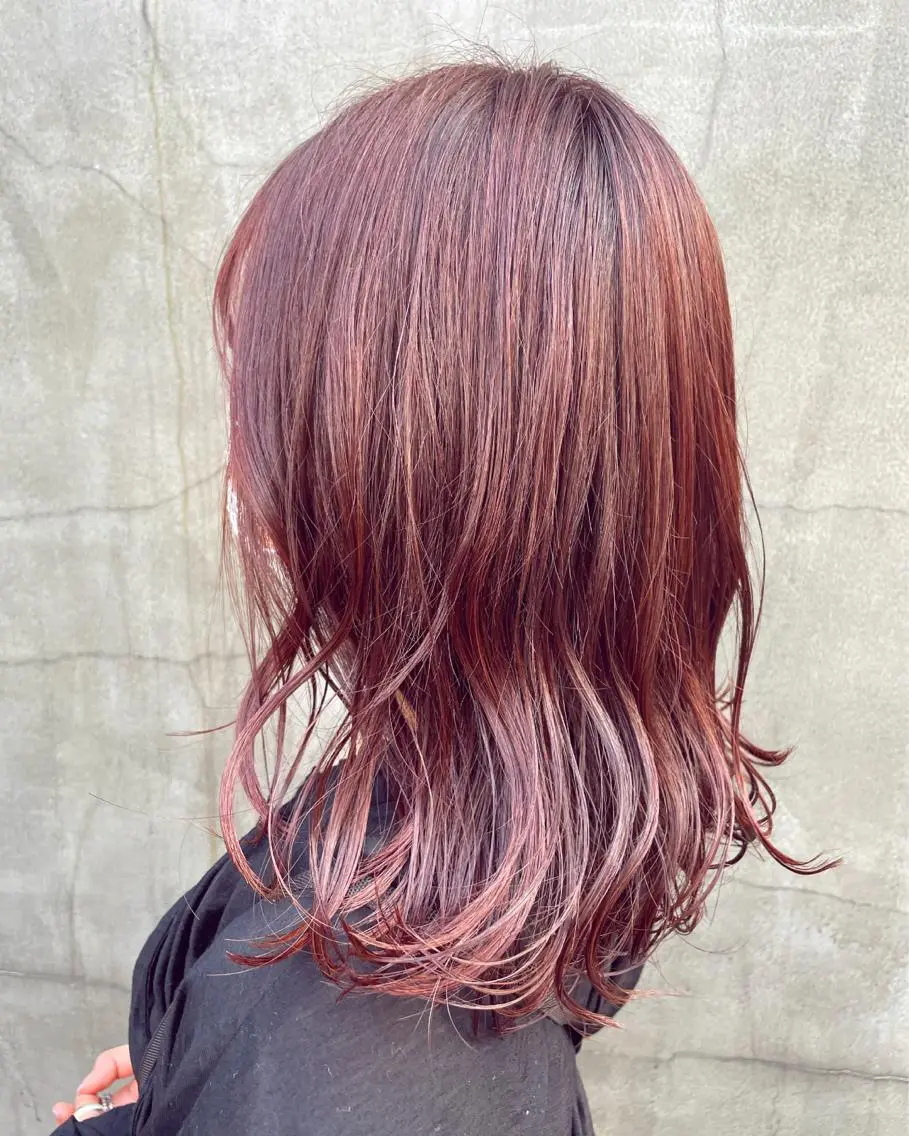 セミロング カラー ヘアアレンジ ブリーチ ブリーチなしカラー ピンクカラー レッドカラー カット トリートメント 髪質改善カラー&TR 縮毛矯正/弱酸性矯正のヘアスタイル