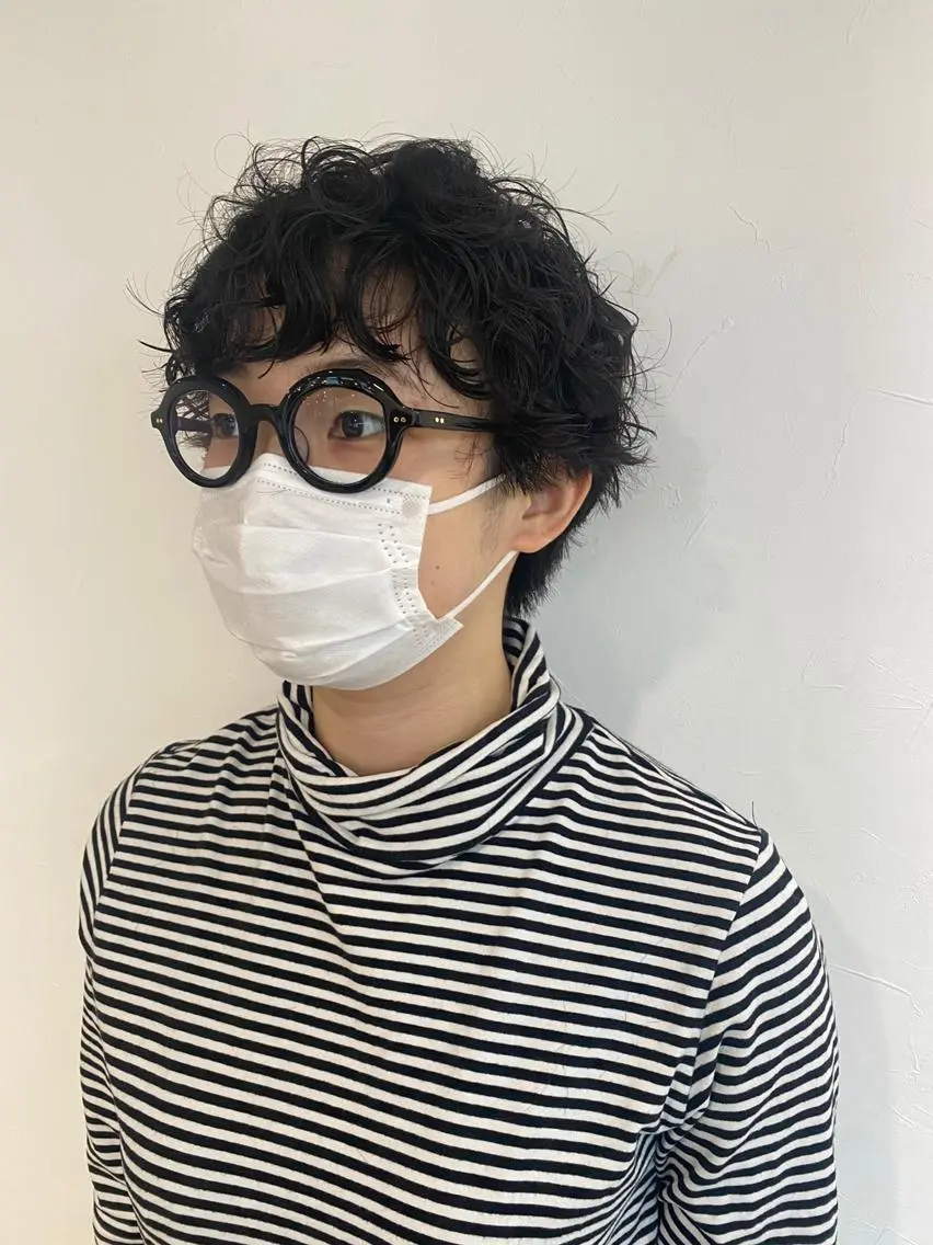 パーマ ミディアム SOLA .のヘアスタイル