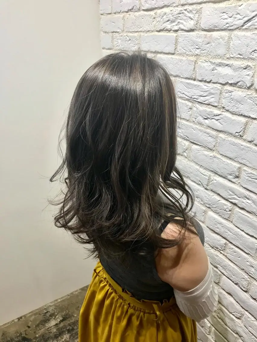 カラー UMEDA FIGAROのヘアスタイル