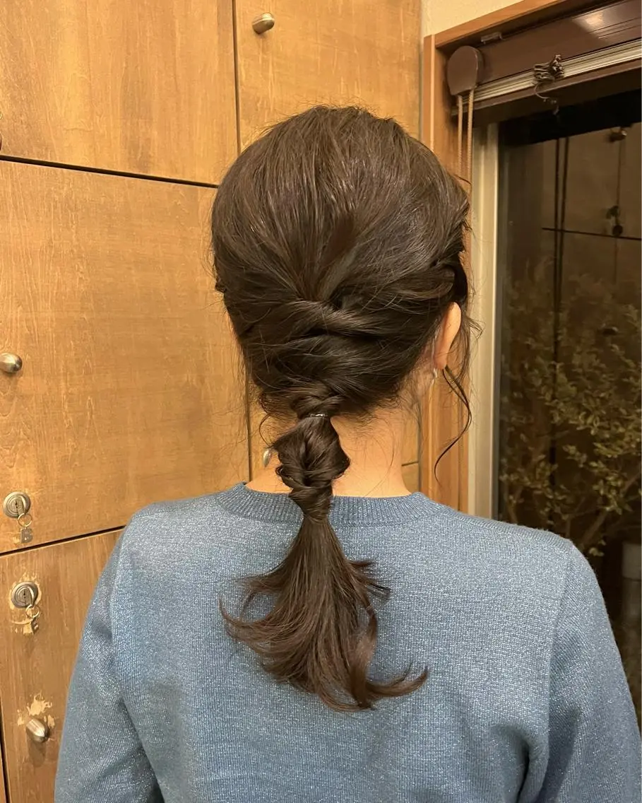 セミロング カラー ヘアアレンジ ブラウンカラー 栗林 姫花のヘアスタイル