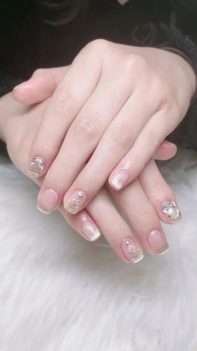 ネイル ハンドネイル AngelChris ビューティーサロンのネイルデザイン