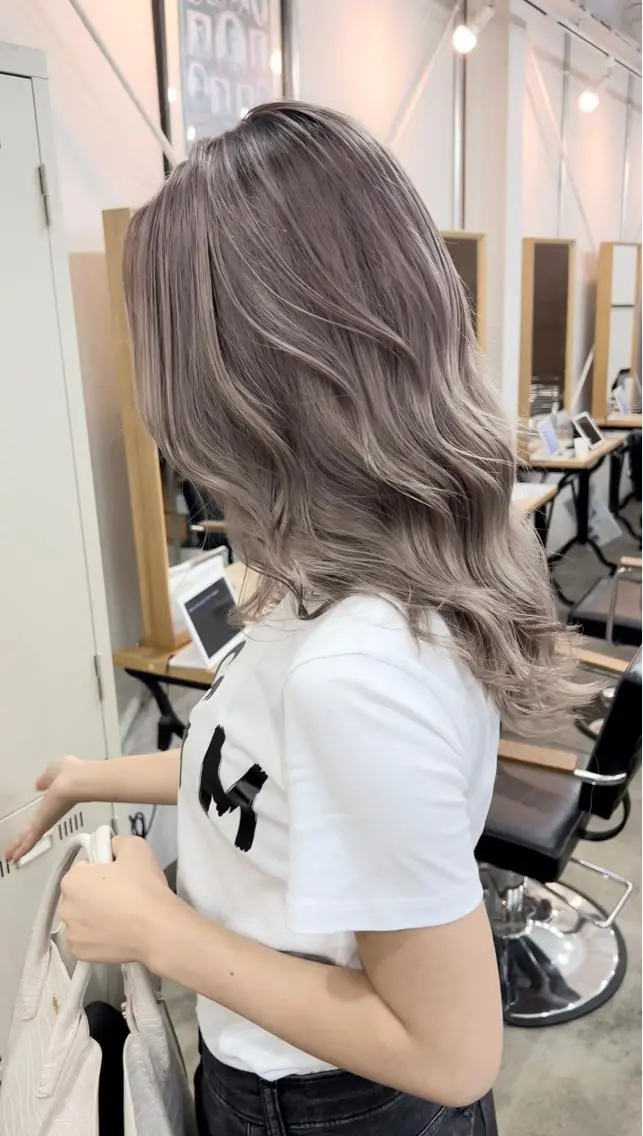 ロング カラー ヘアアレンジ ネイル マツエク・マツパ アイブロウ グレージュ カット ヘアカラー トリートメント ブリーチ特化 / share 元太のヘアスタイル