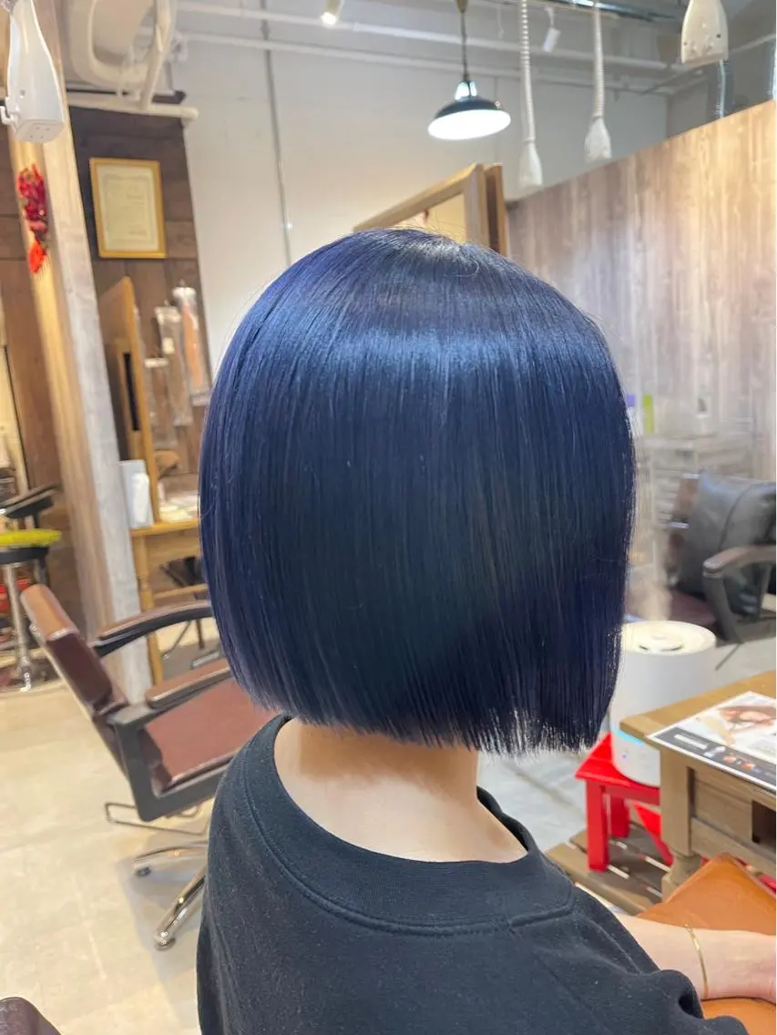ロング カラー アディクシーカラー ブリーチ ブルーカラー ケアブリーチ イルミナカラー 髪質改善で 憧れの潤艶美髪にのヘアスタイル
