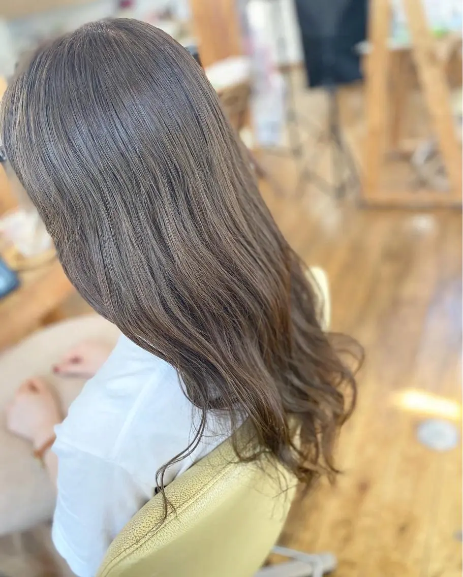 ロング カラー ブリーチ 透明感カラー 荒木 ひろかのヘアスタイル