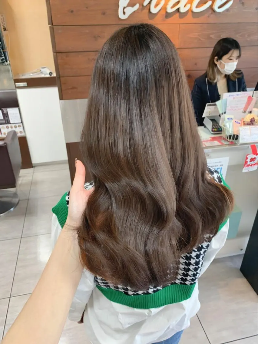 ショート レイヤー/艶髪カラー 森本くるみのヘアスタイル