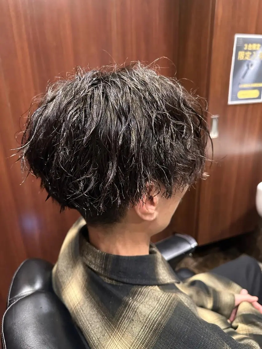 ショート パーマ メンズ 尾島 杏香のヘアスタイル