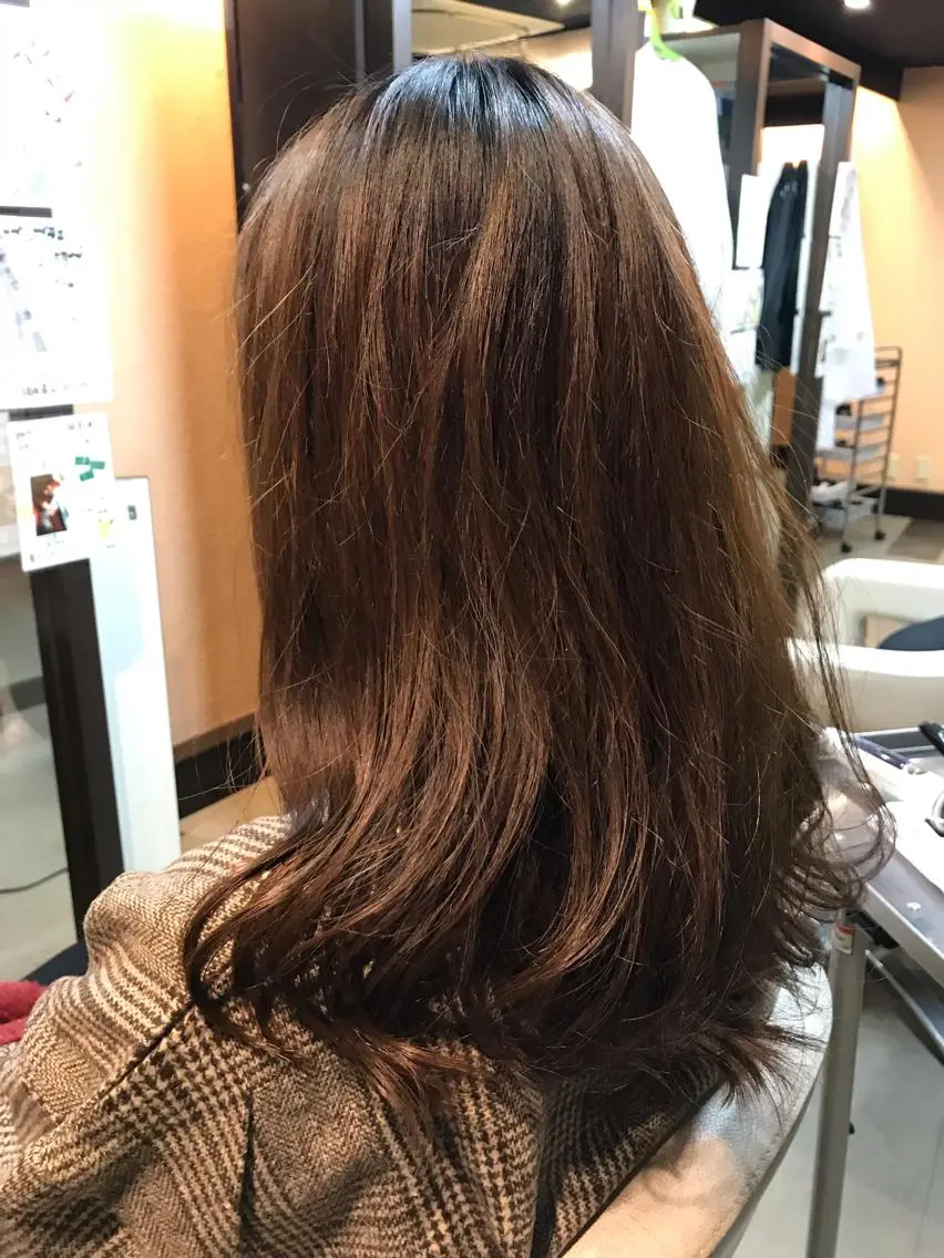 セミロング ❣️大人色気レイヤー 美髪縮毛 金山❣️のヘアスタイル