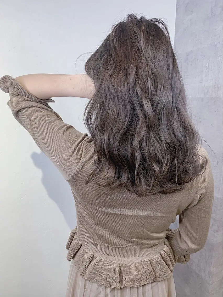 セミロング カラー _WHITE＋ 南海難波店のヘアスタイル