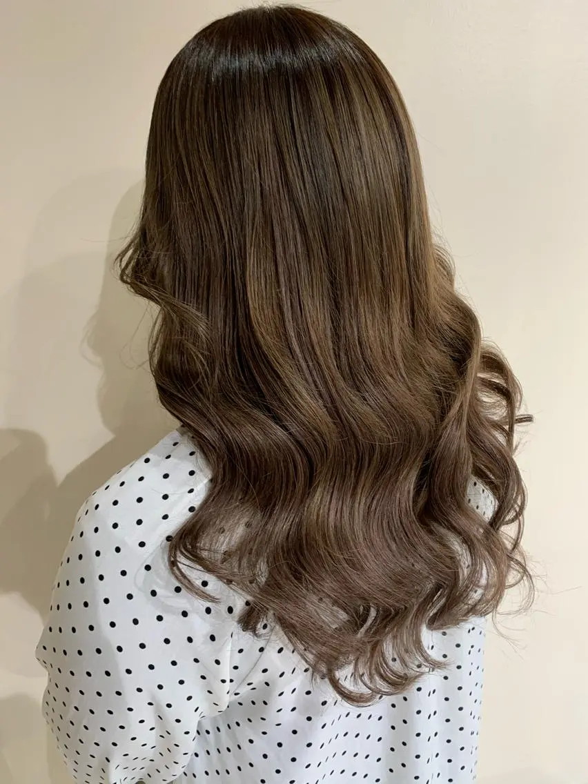 ミディアム 渋谷🤍ブリーチ エクステ🤍アミルのヘアスタイル