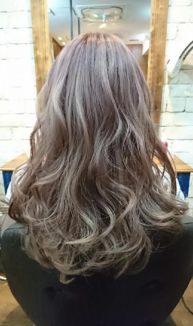 ロング カラー パーマ ヘアアレンジ メンズ メンズハイライト グラデーションカラー ハイライトカラー ハイライト カット トリートメント まとまり💯悩み改善 ★松本尚弥★店長のヘアスタイル
